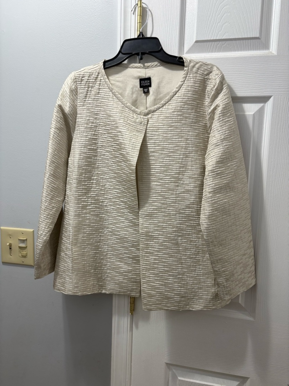 Eileen Fisher Silk Pleated Textured Cream Blazer Size Medium Magnetic Closure